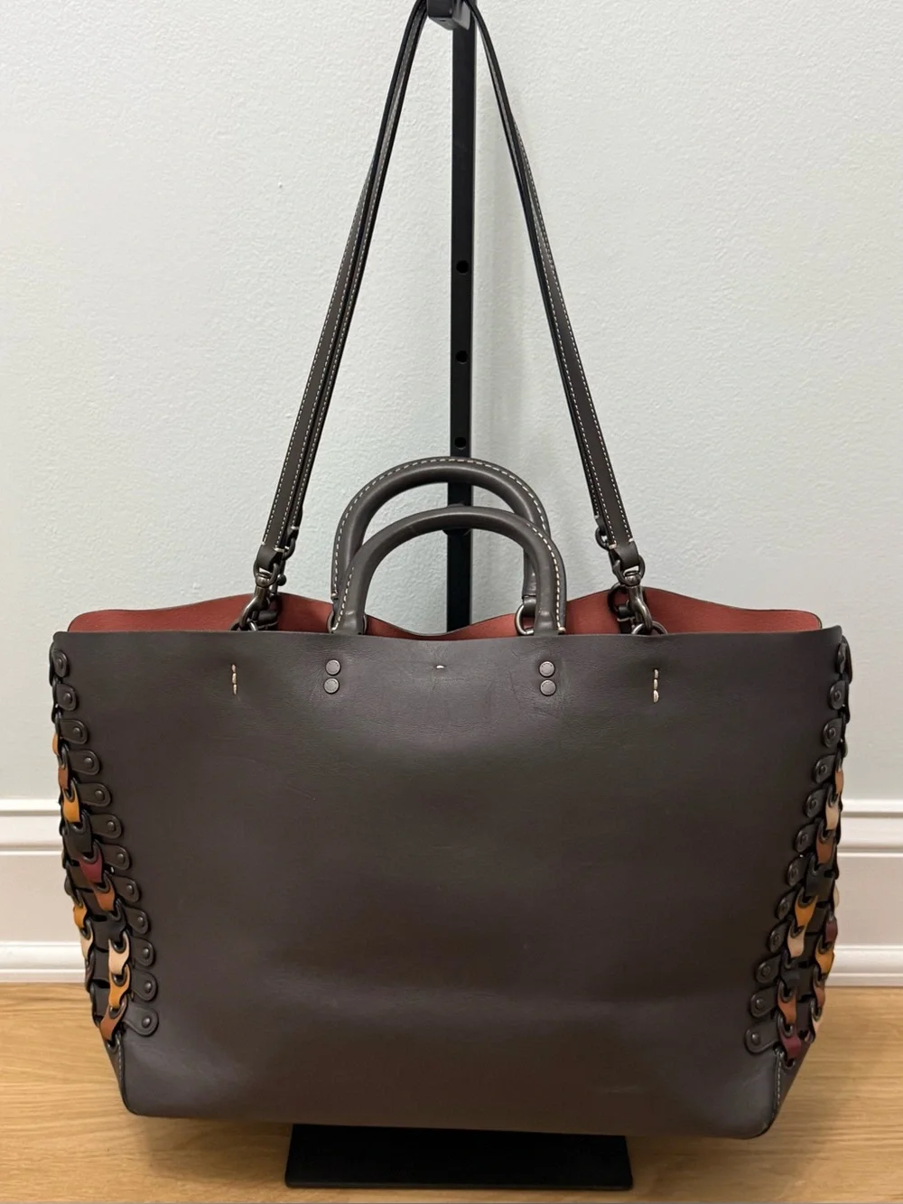 Coach 1941 Rogue Link Glovetanned Leather Tote Bag Brown Chocolate Bag - Picture 4 of 15
